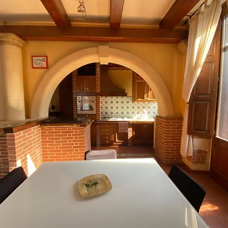 Apartment Casa Chiara, Roof Terrace, 100m To The Historical Center *