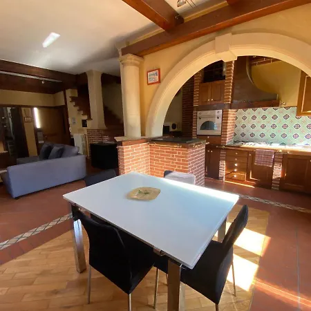 Apartment Casa Chiara, Roof Terrace, 100m To The Historical Center