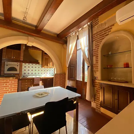 Casa Chiara, Roof Terrace, 100m To The Historical Center Apartment Lecce
